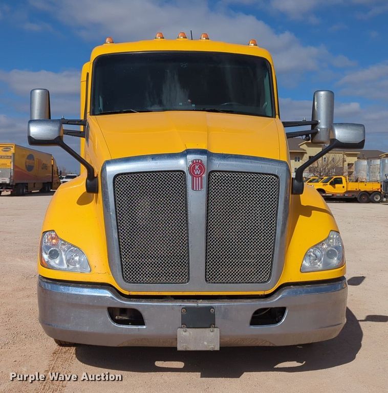 image for item NZ9287 2021 Kenworth  T680 semi truck