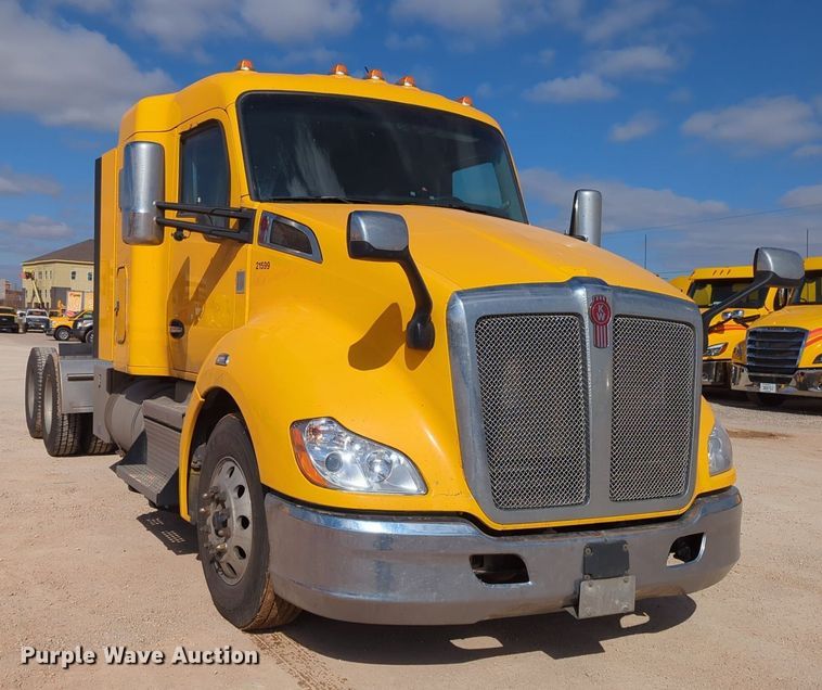 image for item NZ9287 2021 Kenworth  T680 semi truck