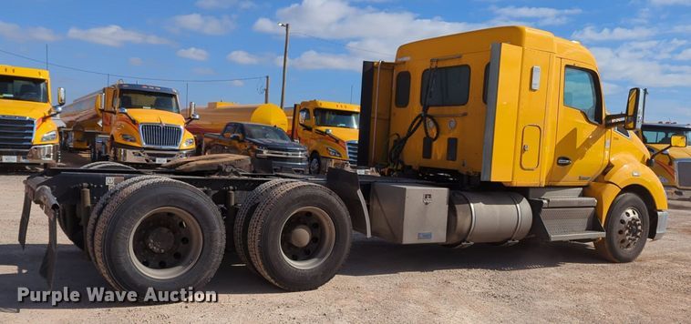 image for item NZ9287 2021 Kenworth  T680 semi truck
