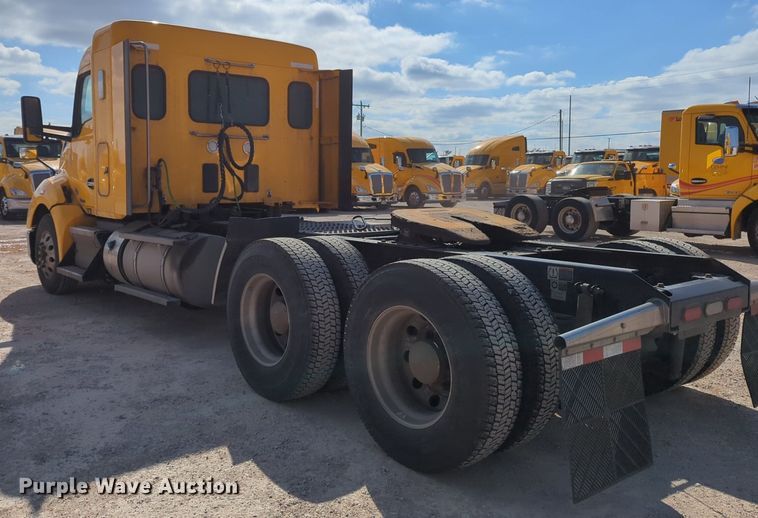 image for item NZ9287 2021 Kenworth  T680 semi truck