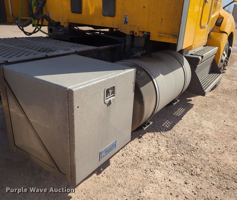 image for item NZ9287 2021 Kenworth  T680 semi truck