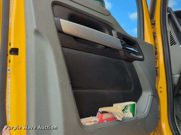 image for item NZ9287 2021 Kenworth  T680 semi truck