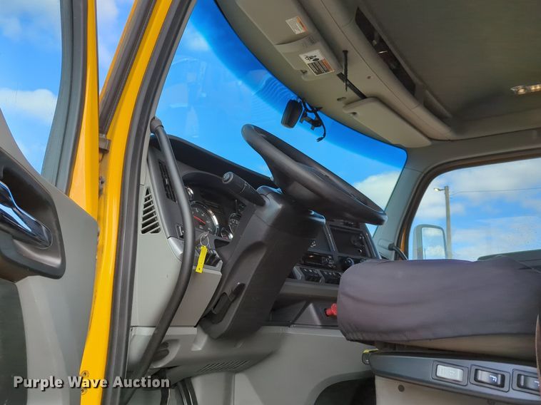 image for item NZ9287 2021 Kenworth  T680 semi truck