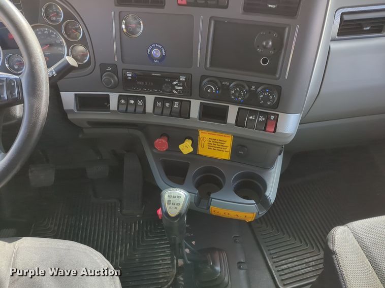 image for item NZ9287 2021 Kenworth  T680 semi truck