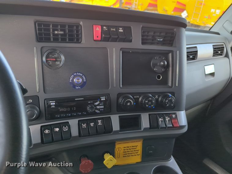 image for item NZ9287 2021 Kenworth  T680 semi truck