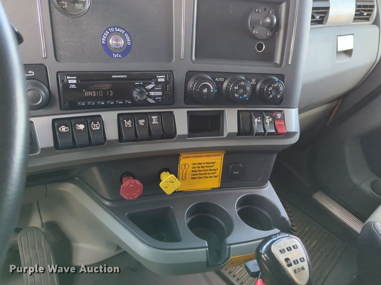 image for item NZ9287 2021 Kenworth  T680 semi truck