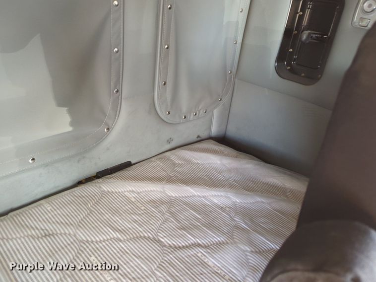 image for item NZ9287 2021 Kenworth  T680 semi truck