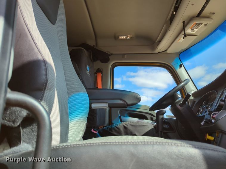 image for item NZ9287 2021 Kenworth  T680 semi truck