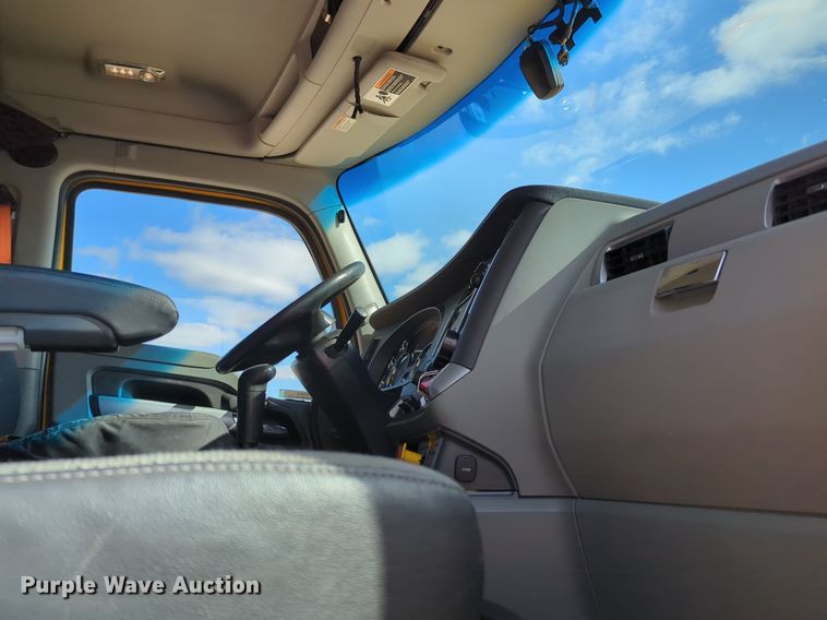 image for item NZ9287 2021 Kenworth  T680 semi truck