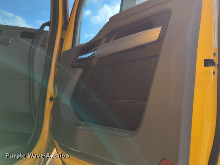 image for item NZ9287 2021 Kenworth  T680 semi truck