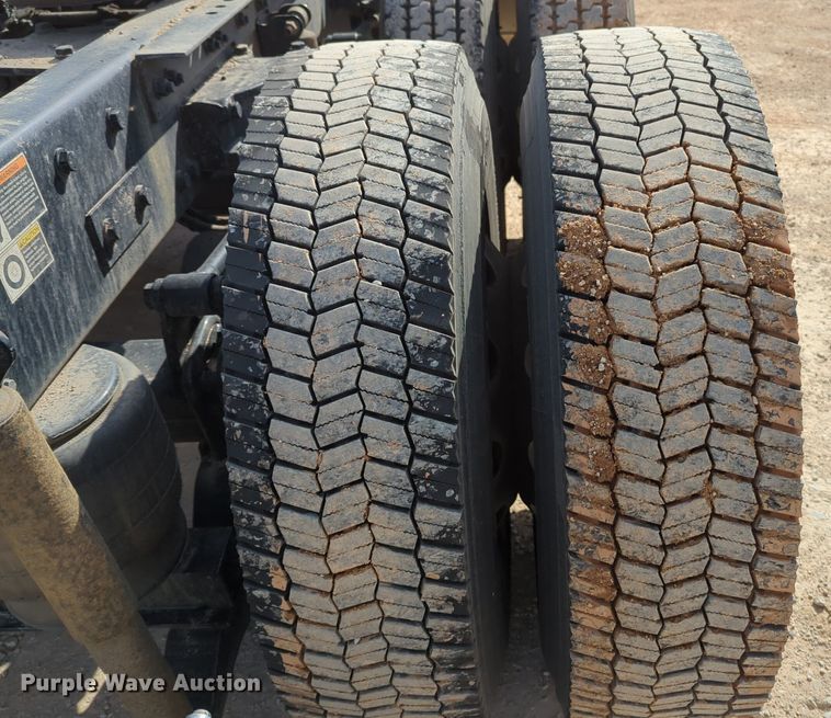 image for item NZ9287 2021 Kenworth  T680 semi truck