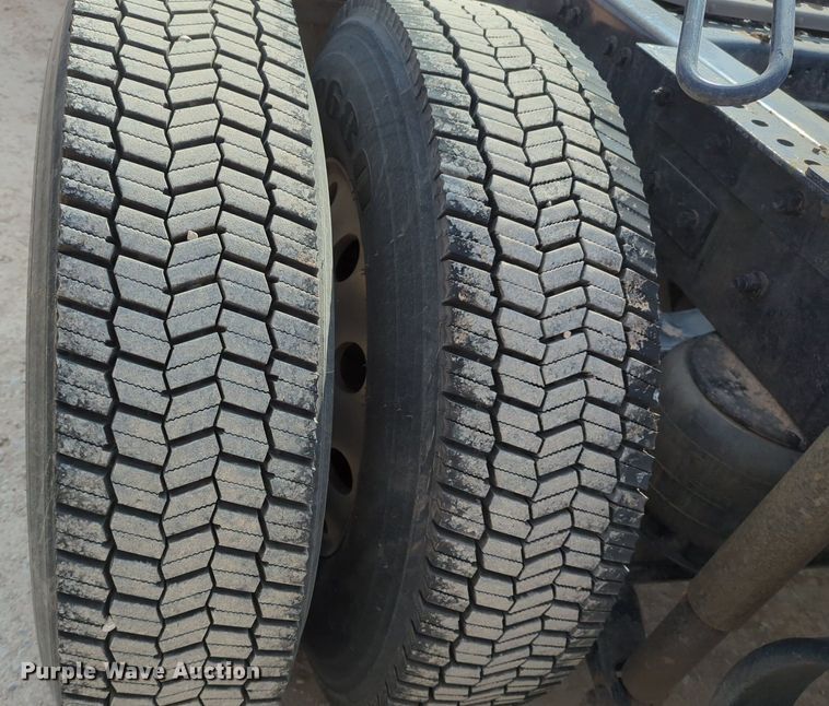 image for item NZ9287 2021 Kenworth  T680 semi truck