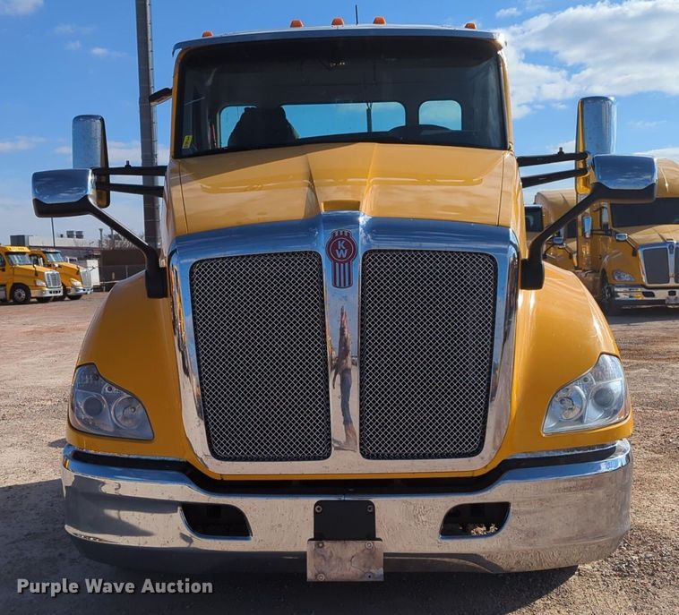 image for item NZ9292 2020 Kenworth T680 semi truck