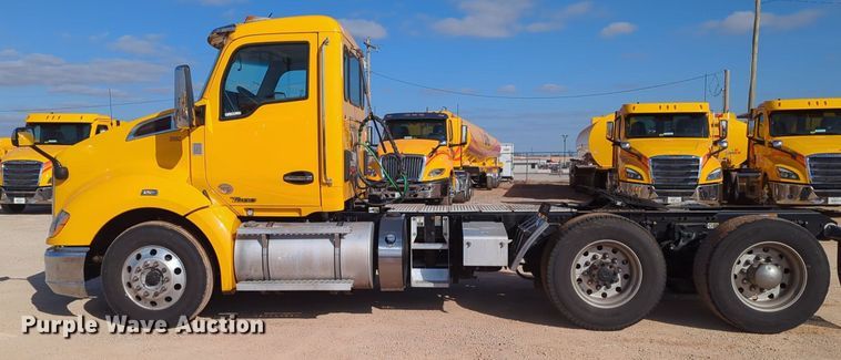 image for item NZ9292 2020 Kenworth T680 semi truck