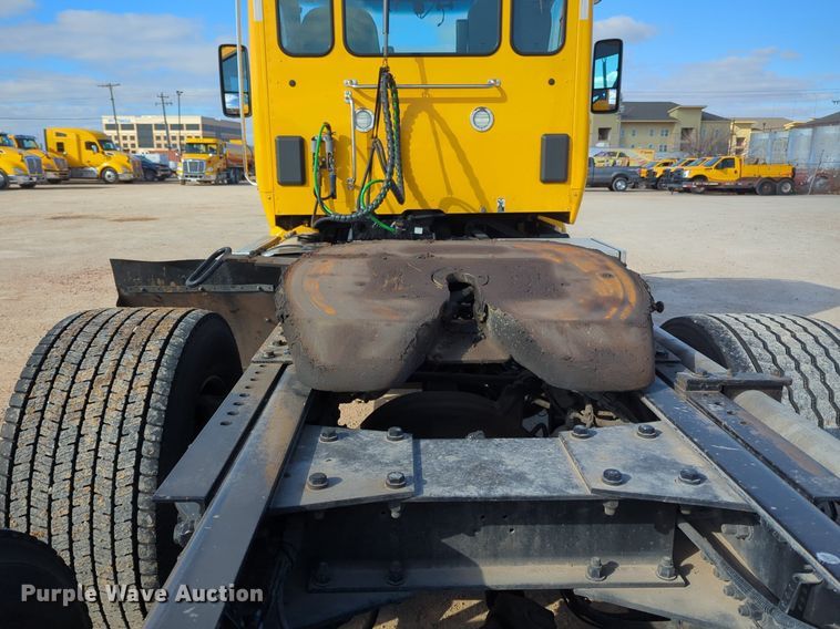 image for item NZ9292 2020 Kenworth T680 semi truck