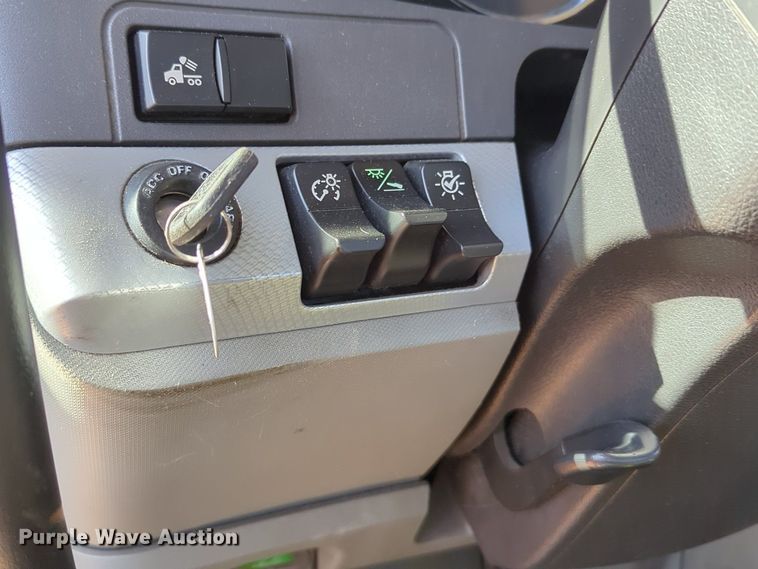 image for item NZ9292 2020 Kenworth T680 semi truck