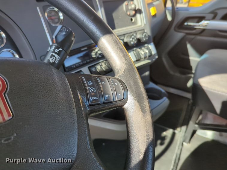 image for item NZ9292 2020 Kenworth T680 semi truck