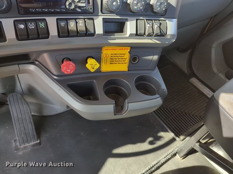 image for item NZ9292 2020 Kenworth T680 semi truck