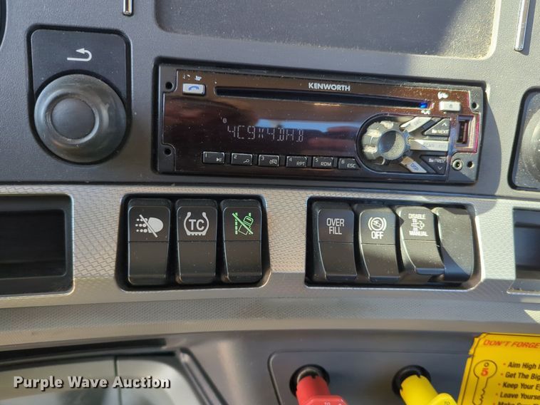 image for item NZ9292 2020 Kenworth T680 semi truck