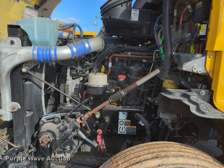 image for item NZ9292 2020 Kenworth T680 semi truck