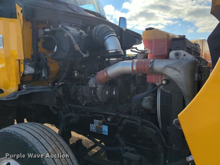 image for item NZ9292 2020 Kenworth T680 semi truck