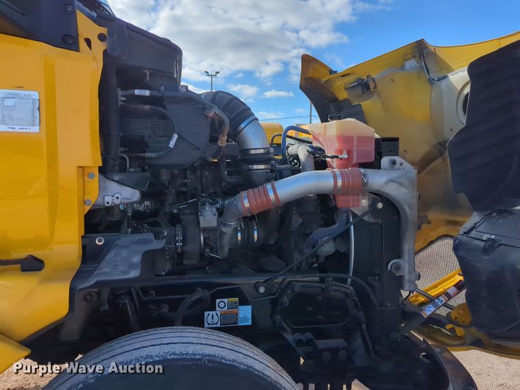 image for item NZ9292 2020 Kenworth T680 semi truck