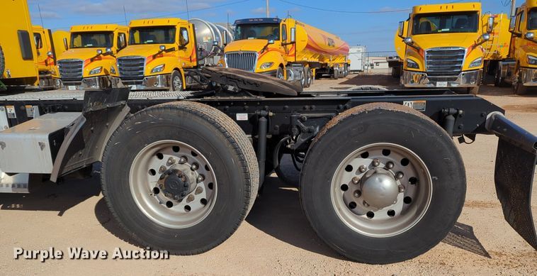 image for item NZ9292 2020 Kenworth T680 semi truck