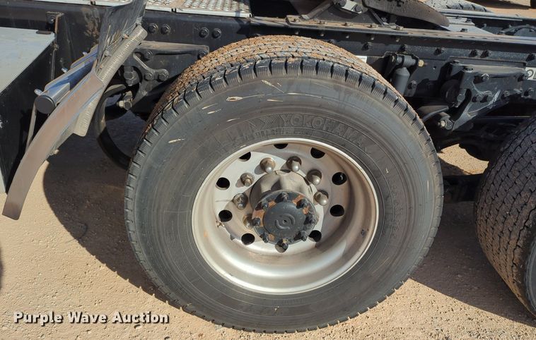 image for item NZ9292 2020 Kenworth T680 semi truck