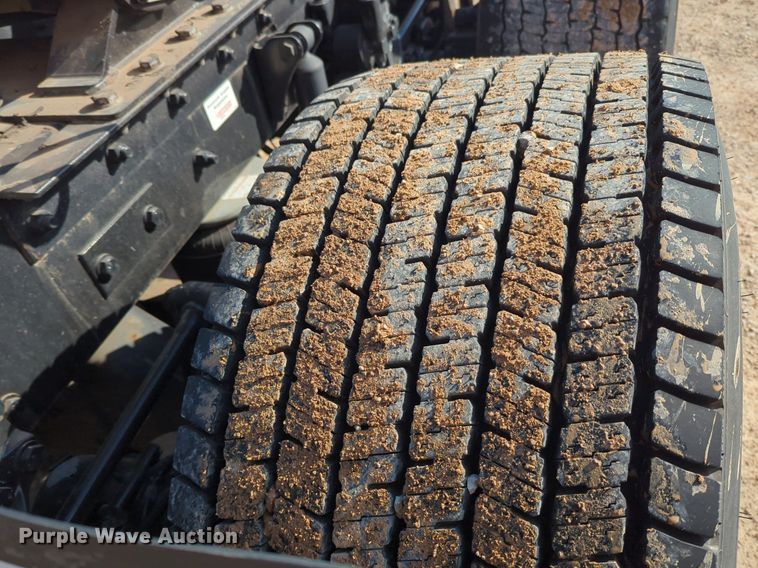 image for item NZ9292 2020 Kenworth T680 semi truck