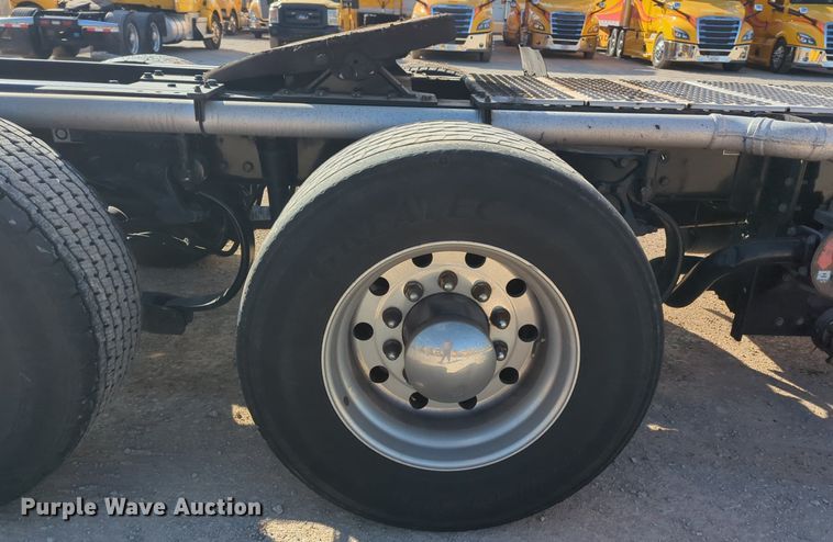 image for item NZ9292 2020 Kenworth T680 semi truck