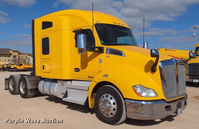 image for item NZ9293 2019 Kenworth T680 semi truck