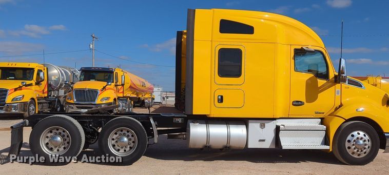 image for item NZ9293 2019 Kenworth T680 semi truck