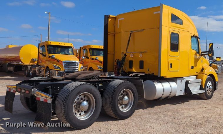 image for item NZ9293 2019 Kenworth T680 semi truck