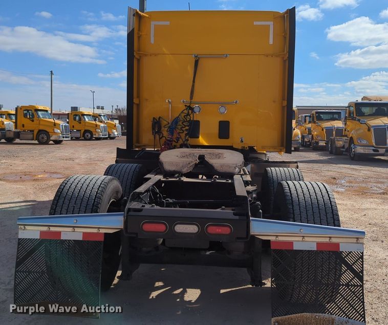 image for item NZ9293 2019 Kenworth T680 semi truck