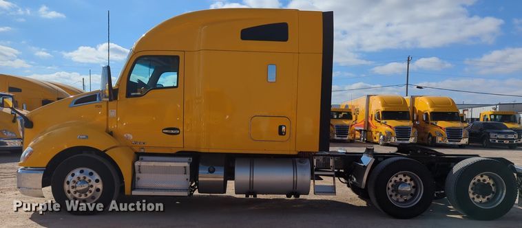 image for item NZ9293 2019 Kenworth T680 semi truck