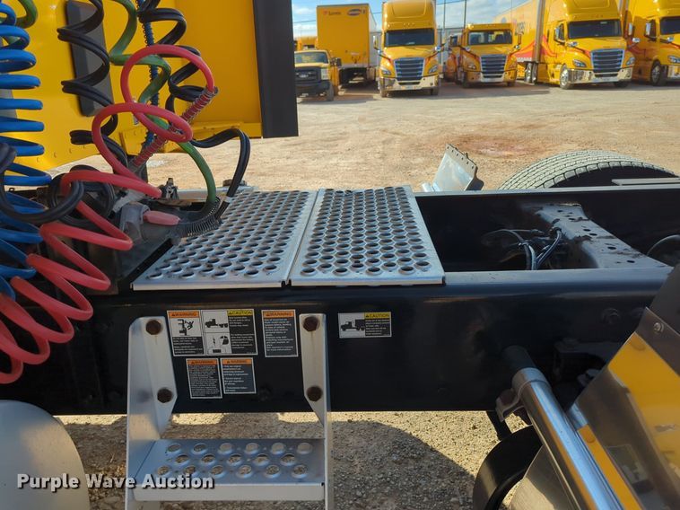 image for item NZ9293 2019 Kenworth T680 semi truck