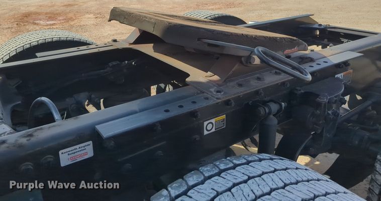 image for item NZ9293 2019 Kenworth T680 semi truck