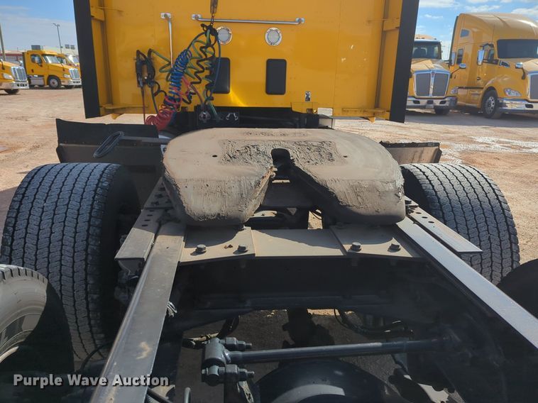 image for item NZ9293 2019 Kenworth T680 semi truck