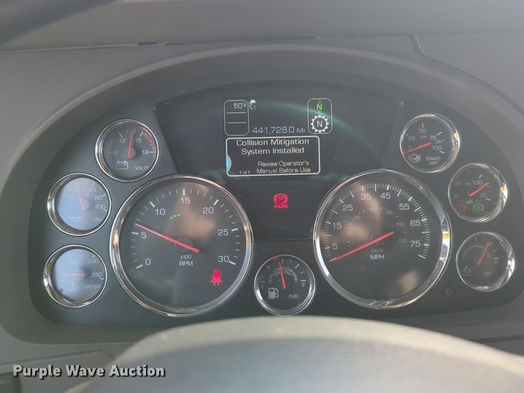 image for item NZ9293 2019 Kenworth T680 semi truck