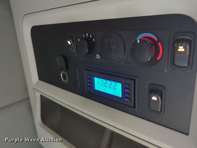 image for item NZ9293 2019 Kenworth T680 semi truck