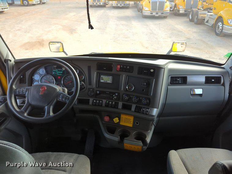 image for item NZ9293 2019 Kenworth T680 semi truck