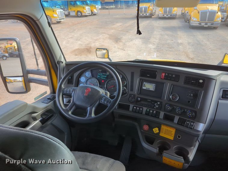 image for item NZ9293 2019 Kenworth T680 semi truck