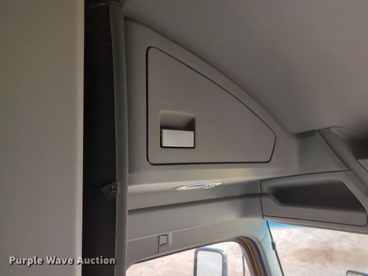 image for item NZ9293 2019 Kenworth T680 semi truck