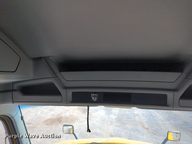 image for item NZ9293 2019 Kenworth T680 semi truck