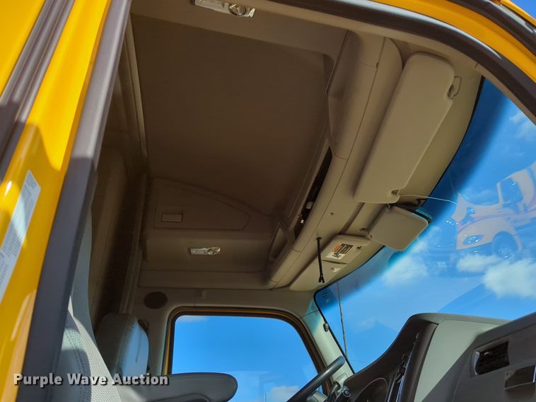 image for item NZ9293 2019 Kenworth T680 semi truck