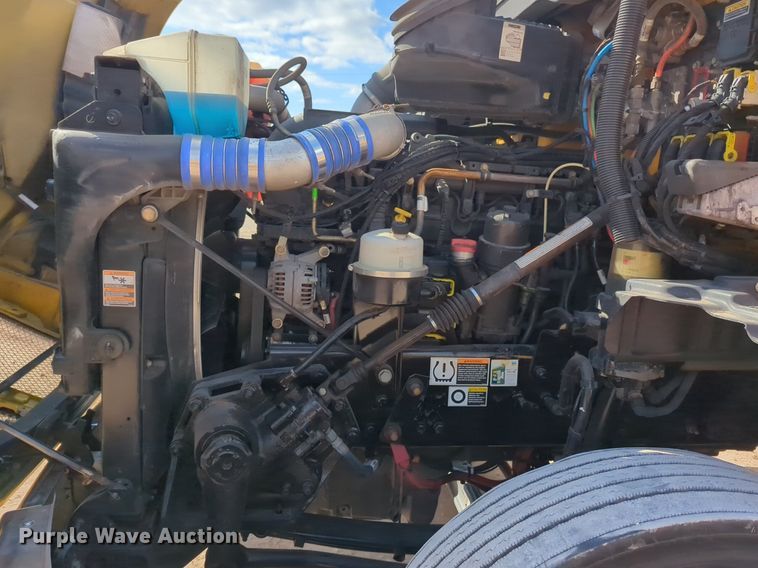 image for item NZ9293 2019 Kenworth T680 semi truck