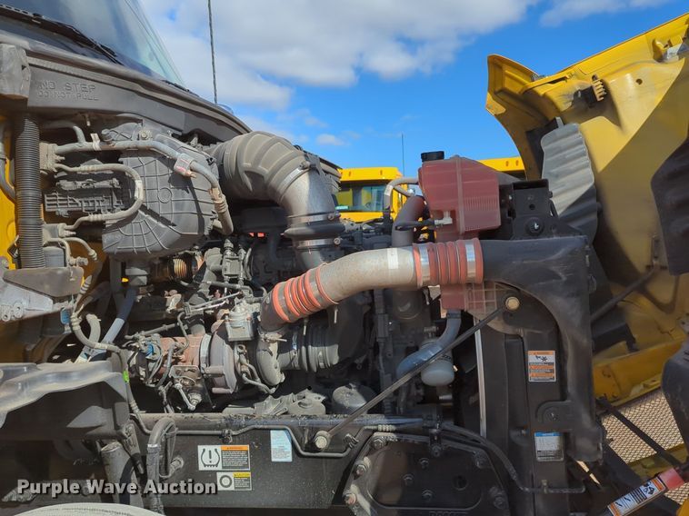 image for item NZ9293 2019 Kenworth T680 semi truck