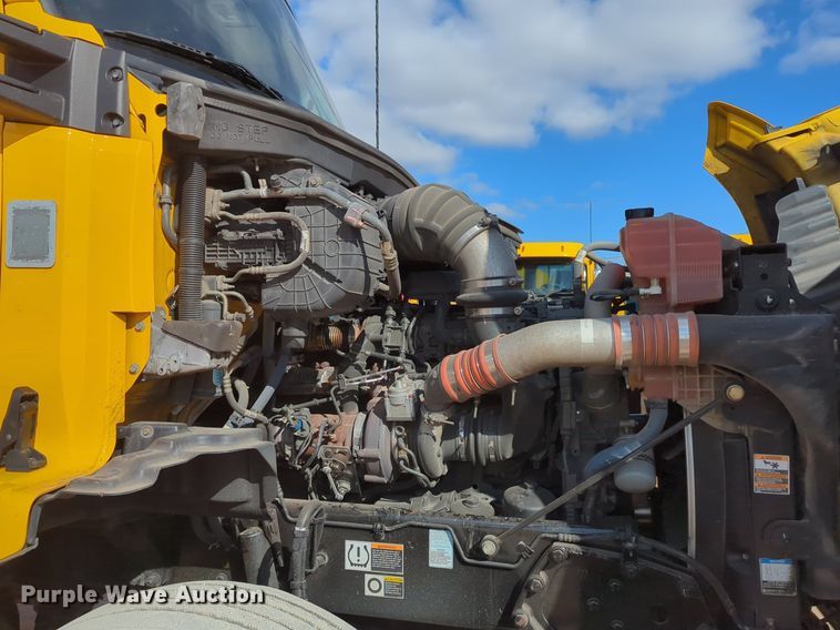 image for item NZ9293 2019 Kenworth T680 semi truck