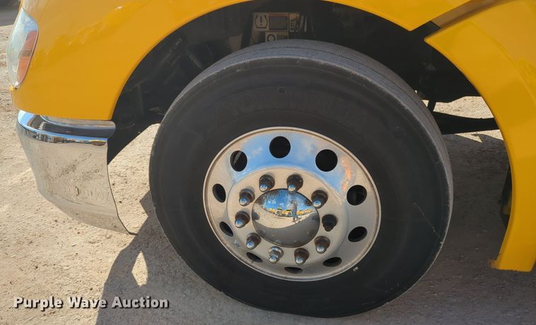 image for item NZ9293 2019 Kenworth T680 semi truck