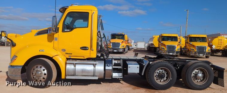 image for item NZ9294 2020 Kenworth T680 semi truck